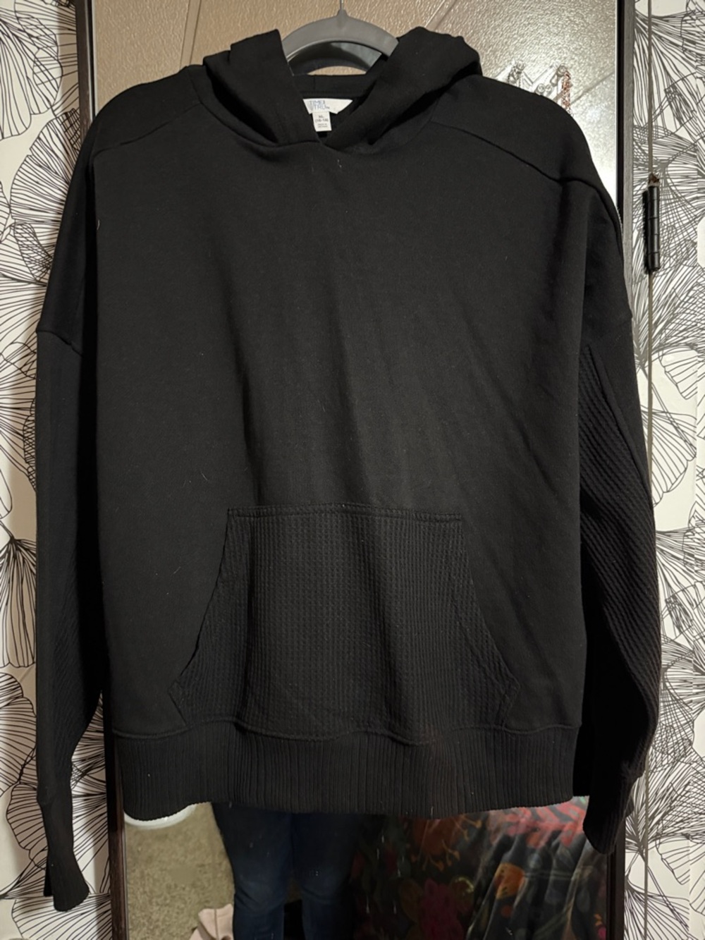 Time and Tru Black Hoodie Sweatshirt
